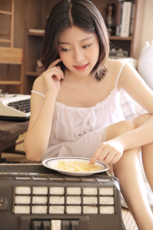 女教师内射包臀裙后入